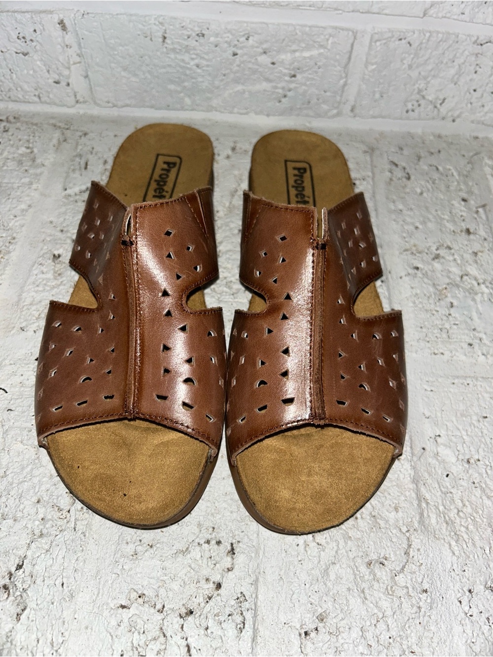 Propet Fionna Sz 10 Brown Perforated Leather Slide Sandals